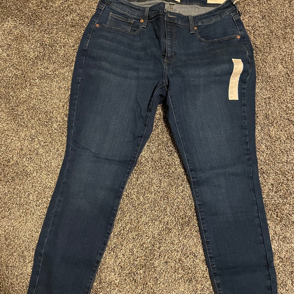 Universal Thread Mid Rise Curvy Skinny 14S